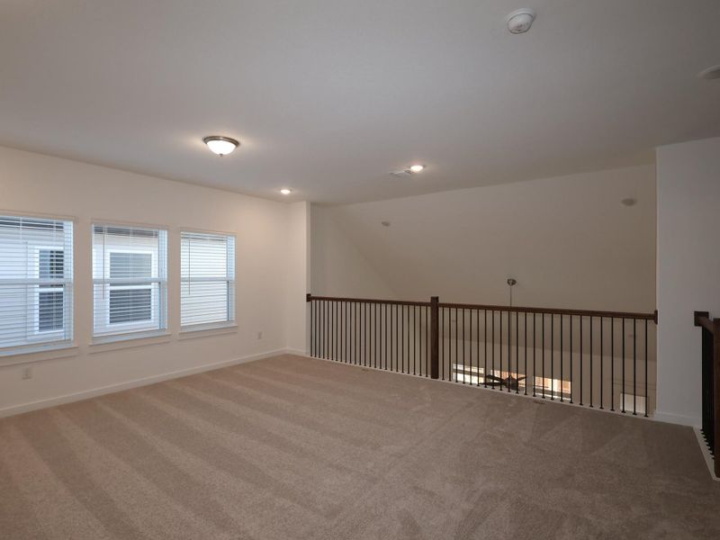 Spacious, unfurnished interior of a new home in Edgewood, Leander (Image 23).