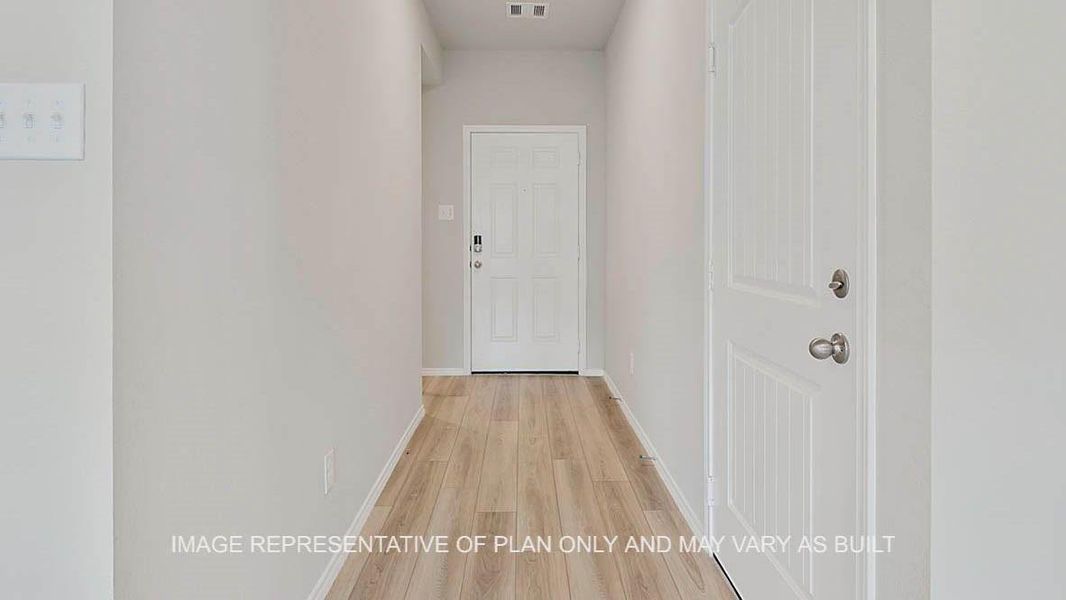 Spacious, unfurnished interior of a new home in Pleasant Hill, Bryan (Image 10).