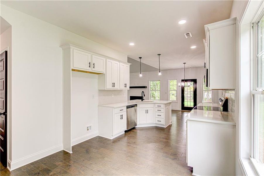 Furnished interior view inside a new home in , Villa Rica (Image 6).