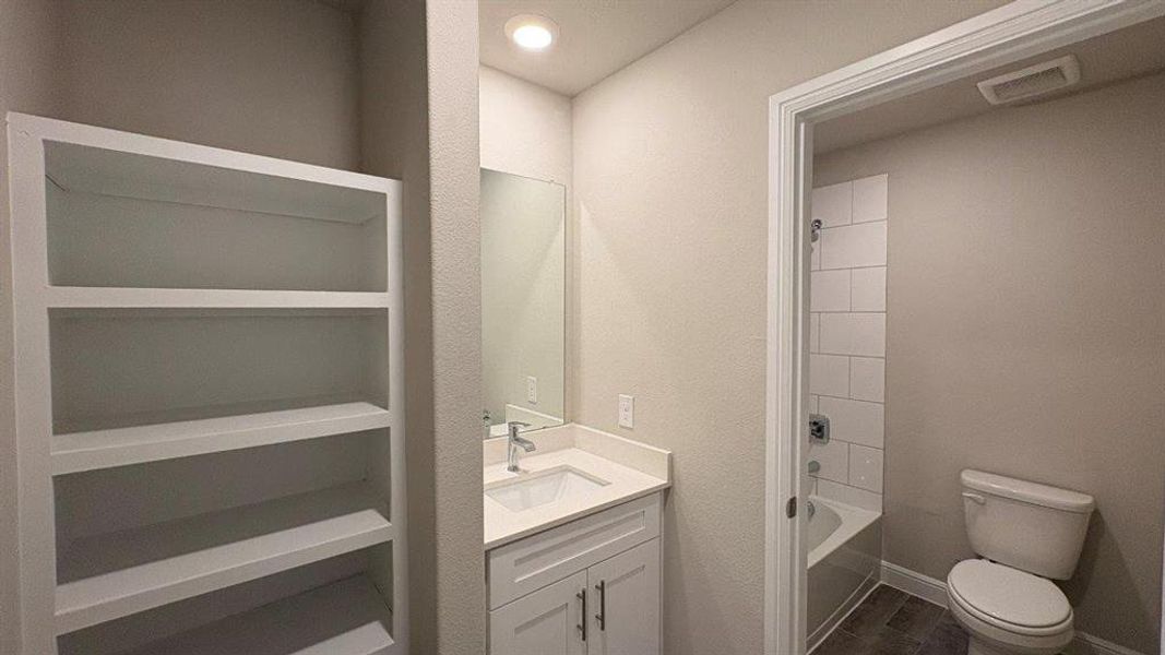 Furnished interior view inside a new home in Sandstone Estates, Granbury (Image 8).
