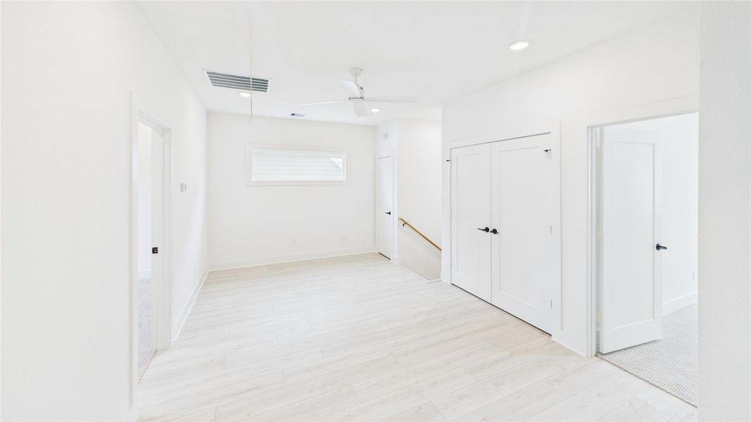 Spacious, unfurnished interior of a new home in , Houston (Image 25).