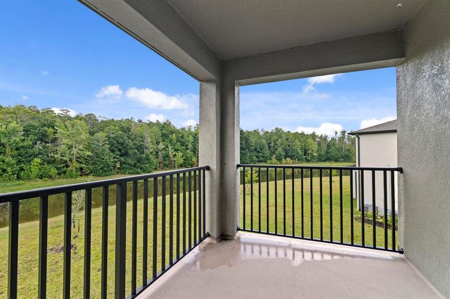 Exterior details and patio area of a home in , Tampa (Image 3).