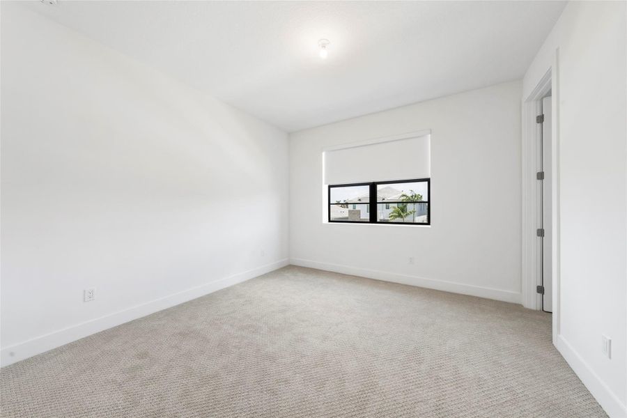 Spacious, unfurnished interior of a new home in , Pembroke Pines (Image 17).