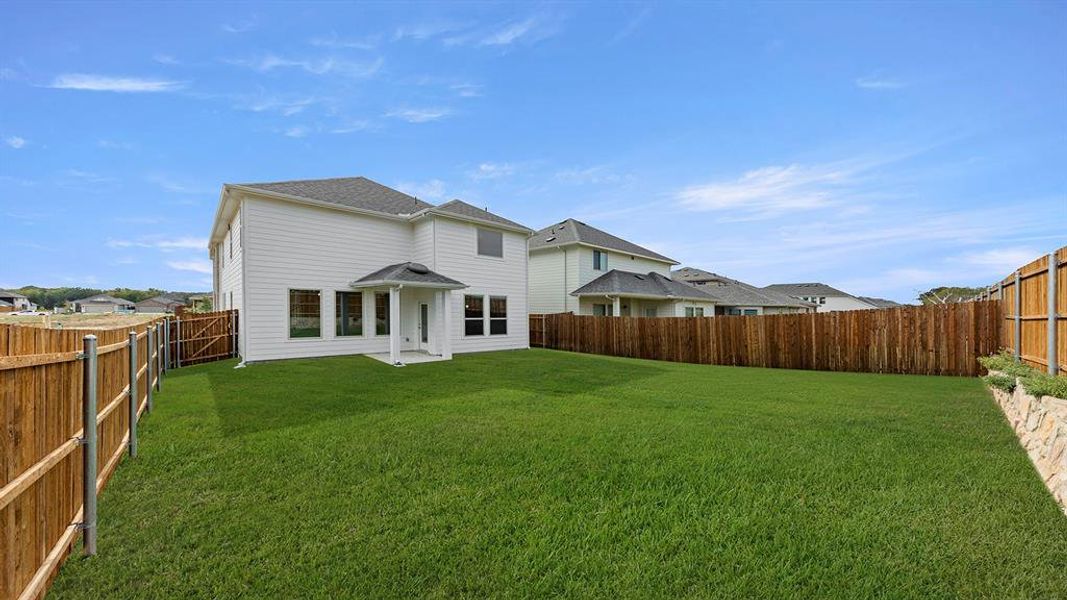 27. 1712 Edgeway - Back (2)