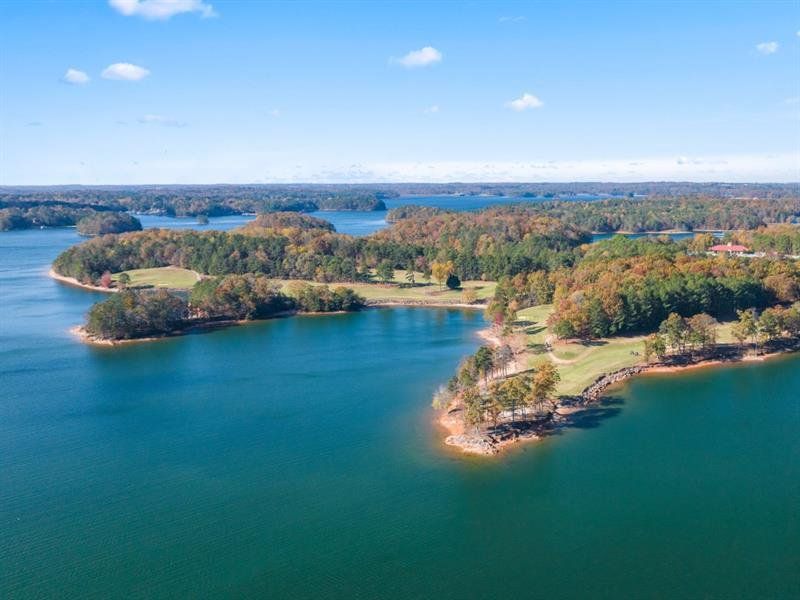 Image 48 of a home in Waypoint.