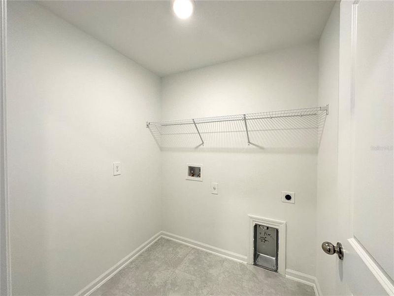 Spacious, unfurnished interior of a new home in Ranches at Lake Mcleod, Eagle Lake (Image 16).