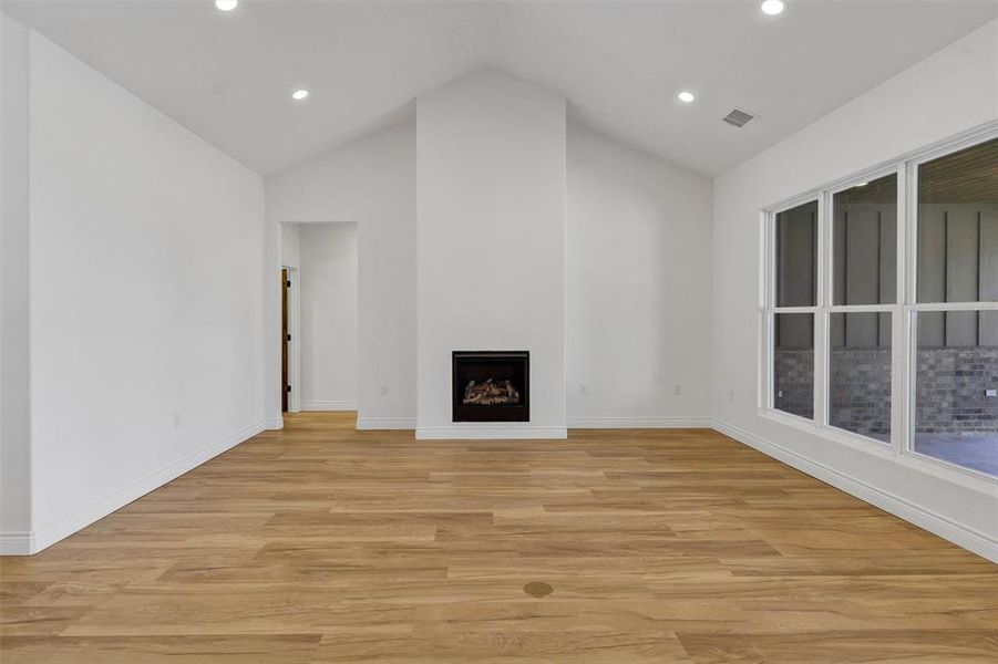 Spacious, unfurnished interior of a new home in , Tolar (Image 22). Spacious, unfurnished interior of a new home in , Tolar (Image 22).