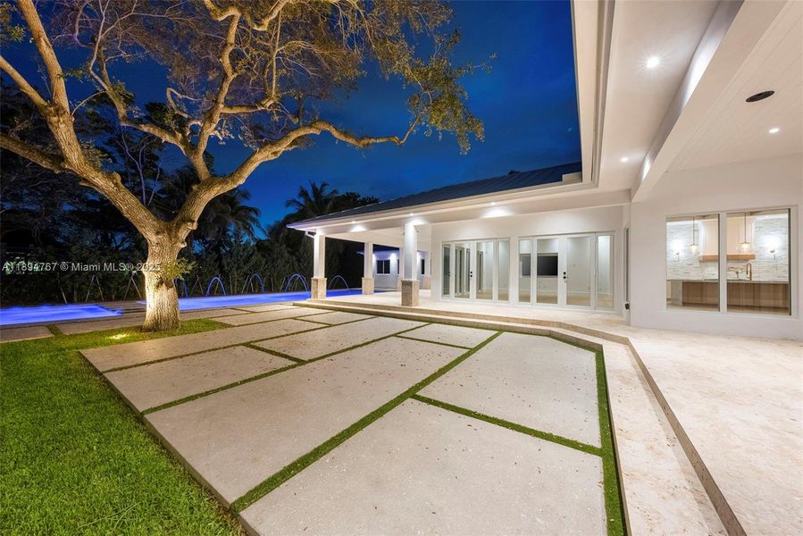 Image 32 of a home in . Image 32 of a home in .