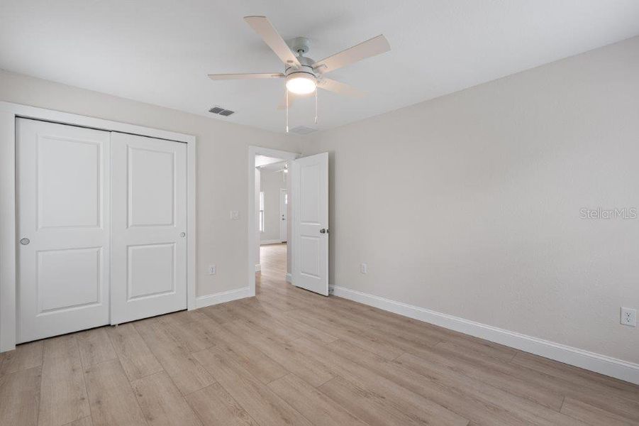 Spacious, unfurnished interior of a new home in , Citrus Springs (Image 30).