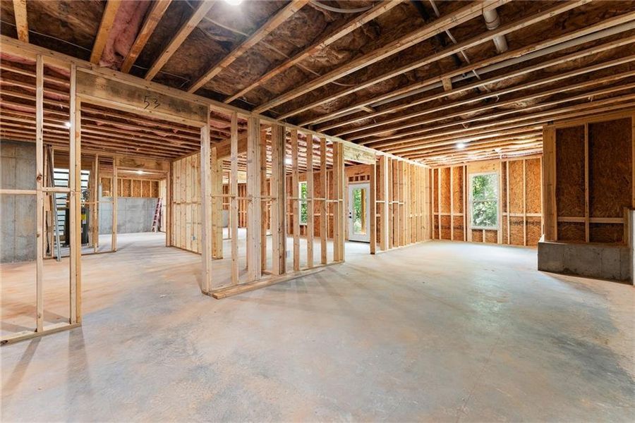 Spacious, unfurnished interior of a new home in , Gainesville (Image 30).