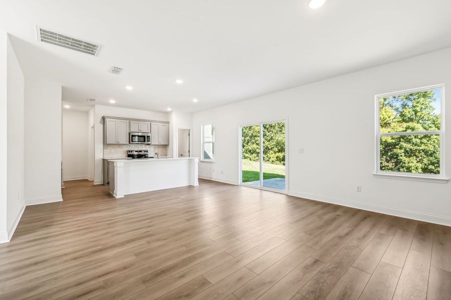 Representative unfurnished interior of a home built from the Westmore by Ashton Woods in Cades Bluff, Lebanon (Image 8).