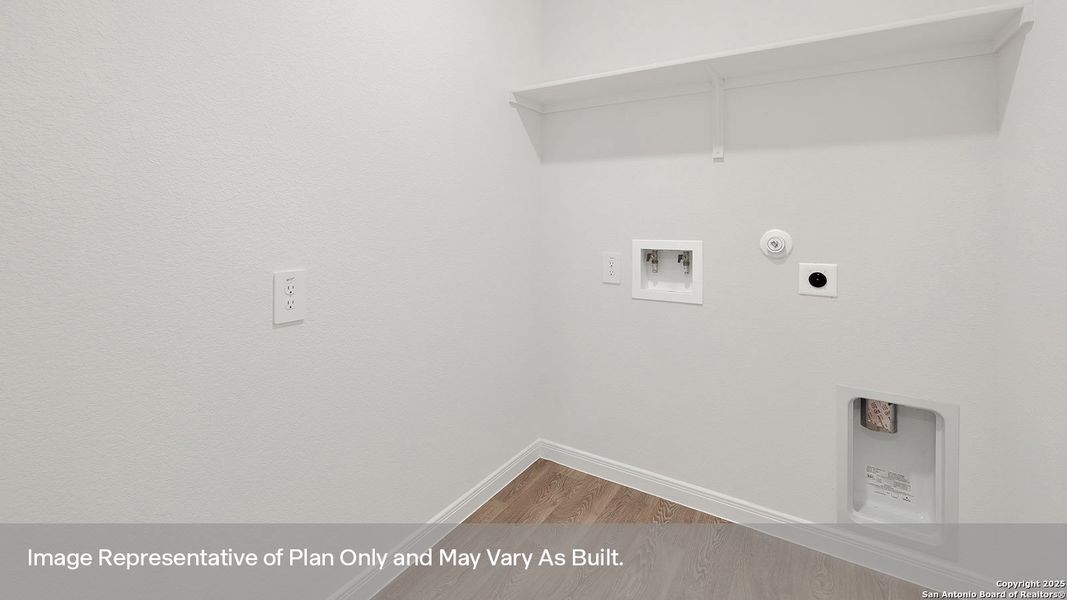 Spacious, unfurnished interior of a new home in Trace, San Marcos (Image 19). Spacious, unfurnished interior of a new home in Trace, San Marcos (Image 19).