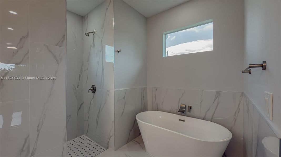 Furnished interior view inside a new home in , Lehigh Acres (Image 13).