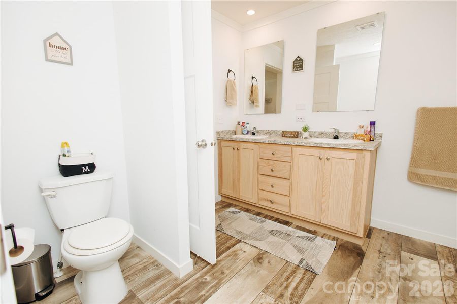 Furnished interior view inside a new home in , Nebo (Image 4).
