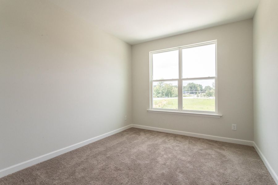 Spacious, unfurnished interior of a new home in Six Oaks, Summerville (Image 10).