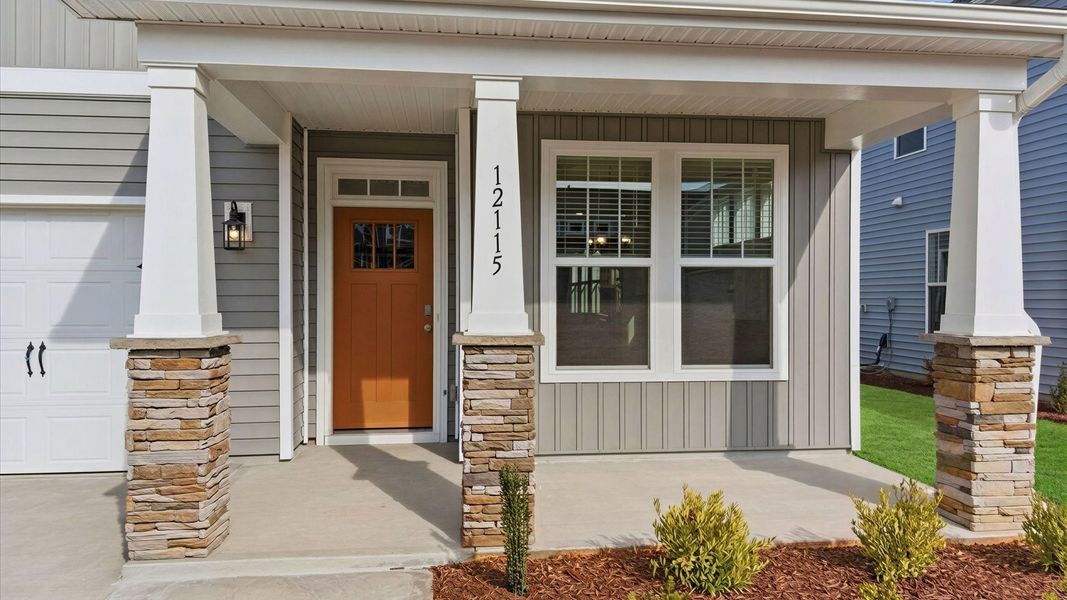 Exterior details and patio area of a home in Walnut Ridge, Inman (Image 3).
