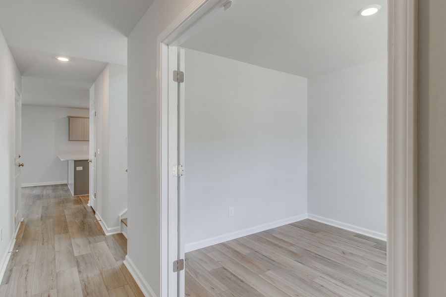 Spacious, unfurnished interior of a new home in Bluefield, Lexington (Image 21). Spacious, unfurnished interior of a new home in Bluefield, Lexington (Image 21).