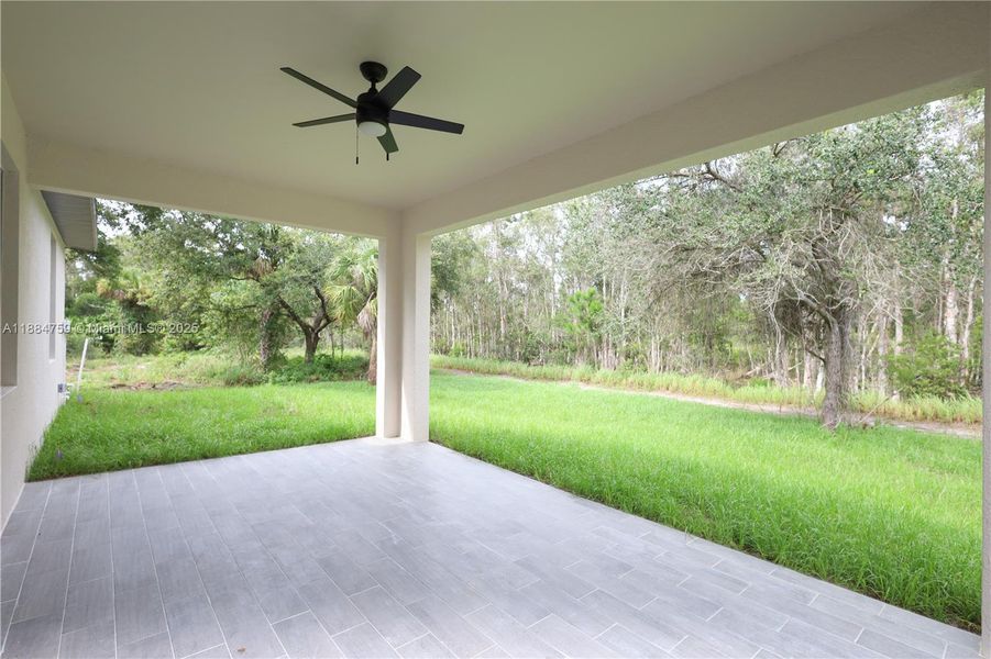 Exterior details and patio area of a home in , Lehigh Acres (Image 17).