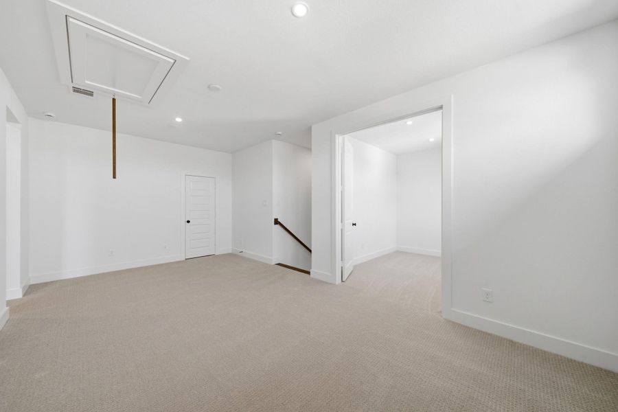 Spacious, unfurnished interior of a new home in Legacy, League City (Image 37).