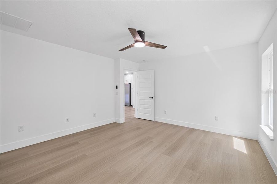 Spacious, unfurnished interior of a new home in , Dunnellon (Image 34).