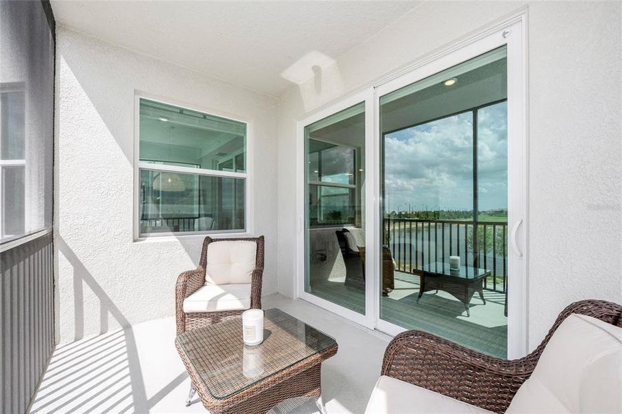 Exterior details and patio area of a home in , Venice (Image 24).