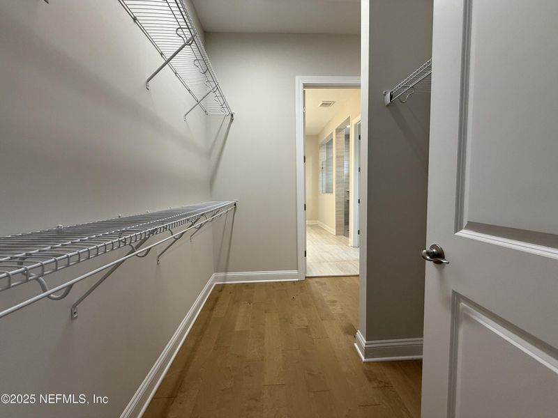 Spacious, unfurnished interior of a new home in Madeira, St. Augustine (Image 14).