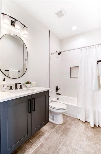 Furnished interior view inside a new home in , Rowlett (Image 19). Furnished interior view inside a new home in , Rowlett (Image 19).