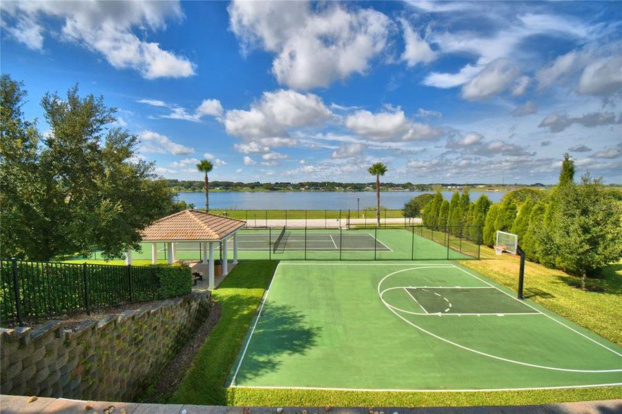 Community amenities in , Auburndale (Image 66).