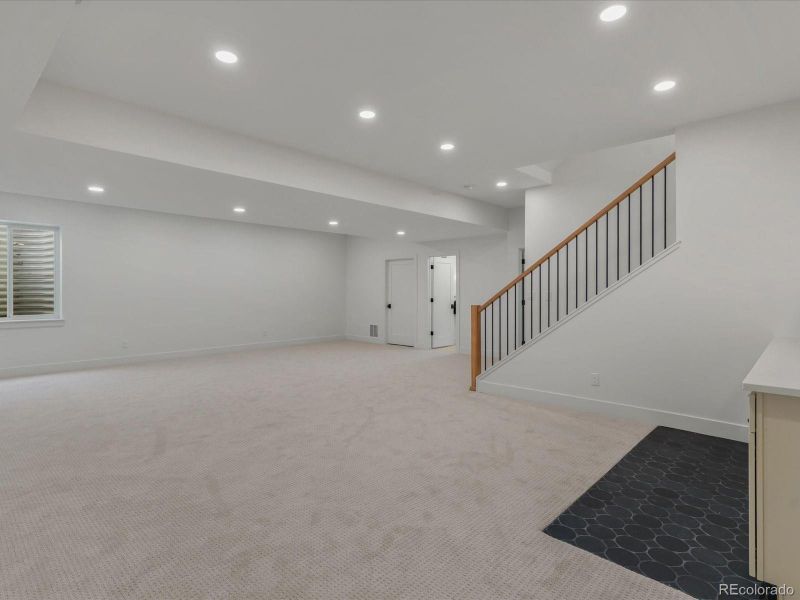 Spacious, unfurnished interior of a new home in , Denver (Image 21).