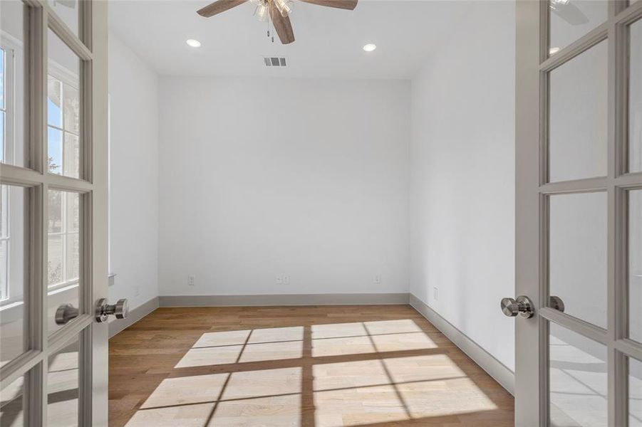 Spacious, unfurnished interior of a new home in , Lone Oak (Image 31).