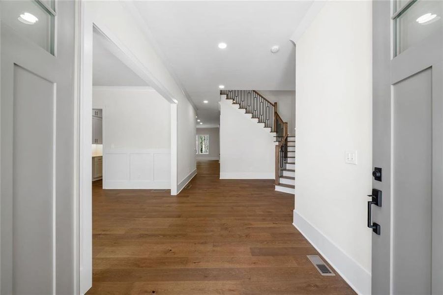 Spacious, unfurnished interior of a new home in , Atlanta (Image 136).