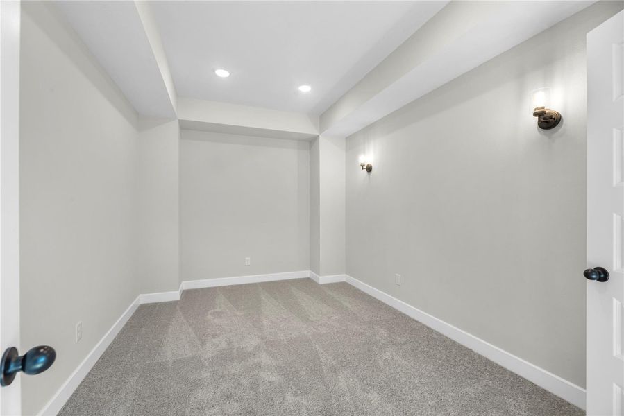 Representative image. Features, selections and colors may vary.