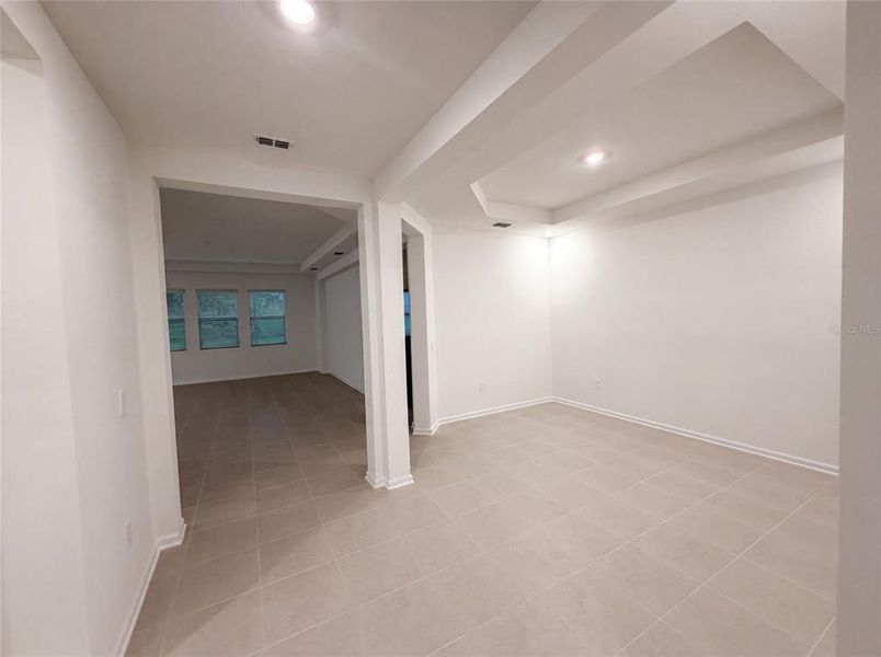 Spacious, unfurnished interior of a new home in Meadow Pointe, Groveland (Image 31).