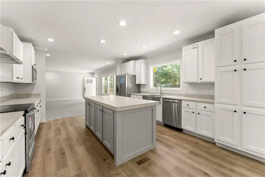 Furnished interior view inside a new home in , Jasper (Image 6).