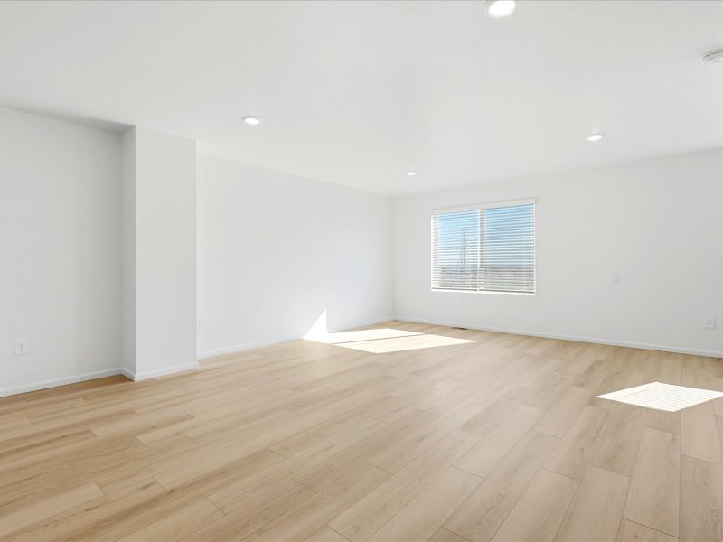 Spacious, unfurnished interior of a new home in Three Hills, Morrison (Image 15).