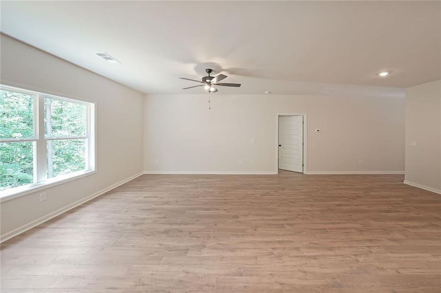 Spacious, unfurnished interior of a new home in , Dahlonega (Image 17).