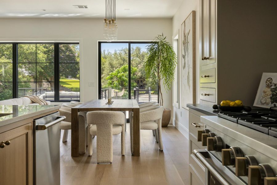 Furnished interior view inside a new home in , Horseshoe Bay (Image 17).