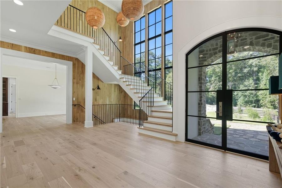 Spacious, unfurnished interior of a new home in Crossroads, Alpharetta (Image 58).