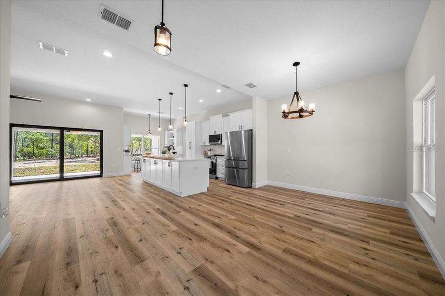 Spacious, unfurnished interior of a new home in , Ocala (Image 21).