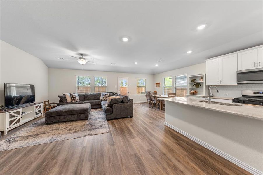 Furnished interior view inside a new home in Lakehaven - Signature Series, Farmersville (Image 12).