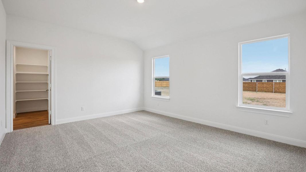 Spacious, unfurnished interior of a new home in Railhead, Cedar Creek (Image 27).