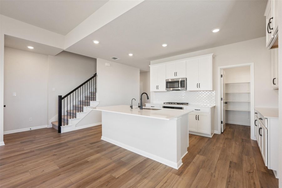 Representative images and renderings are for illustrative purposes. Actual structural options and design finishes of home may vary.