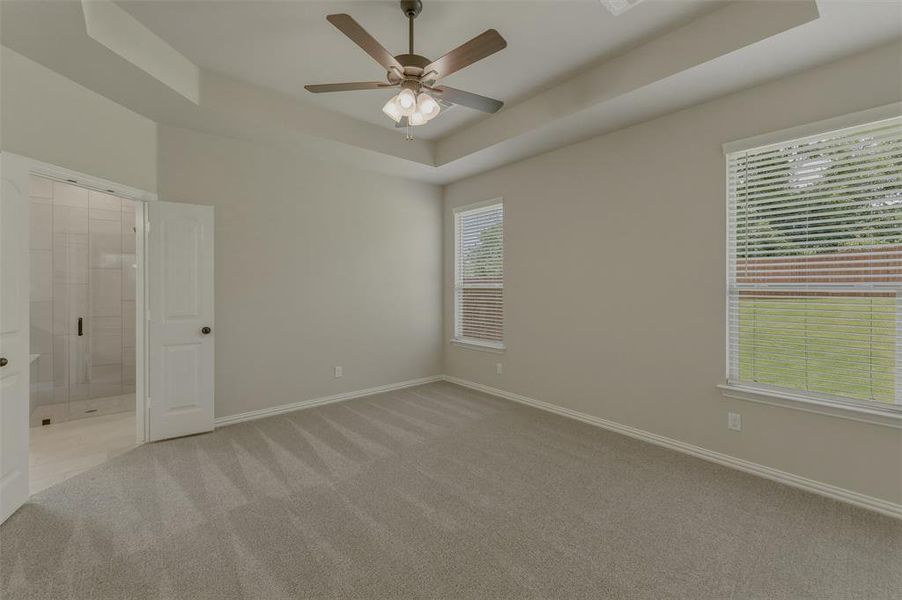 Spacious, unfurnished interior of a new home in Waterford Park, Weatherford (Image 14).