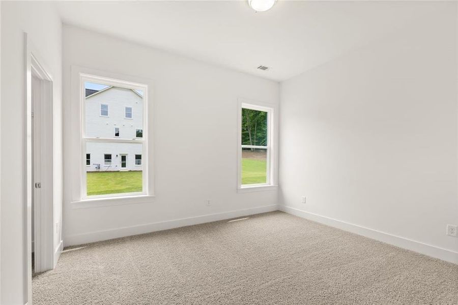 Spacious, unfurnished interior of a new home in , Gainesville (Image 38).