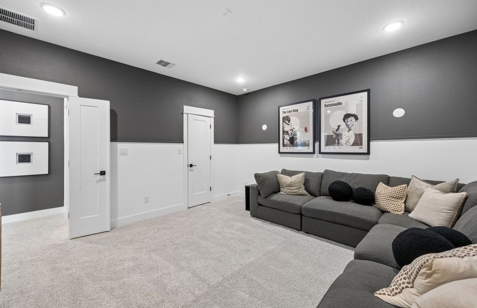 Representative furnished interior of a home built from the Ferris by Pulte Homes in Ryehill, Rosenberg (Image 44).