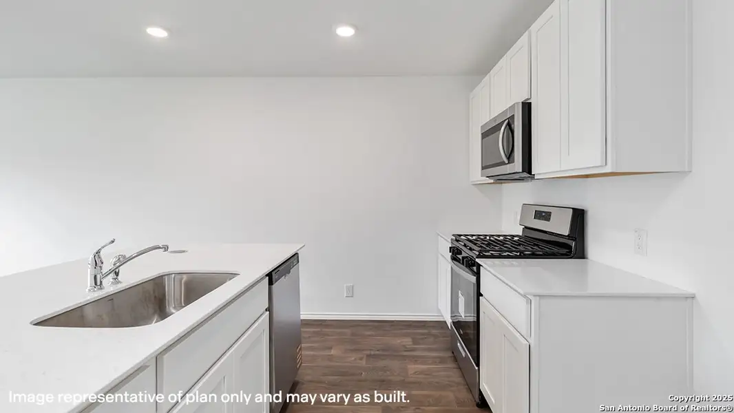 Furnished interior view inside a new home in Blue Ridge Ranch, San Antonio (Image 5).