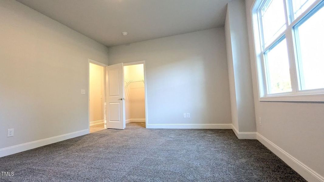 Spacious, unfurnished interior of a new home in Harvest Creek, Nashville (Image 10).