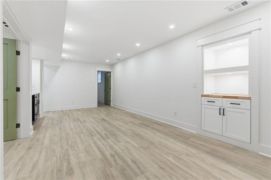 Spacious, unfurnished interior of a new home in , Marietta (Image 25).