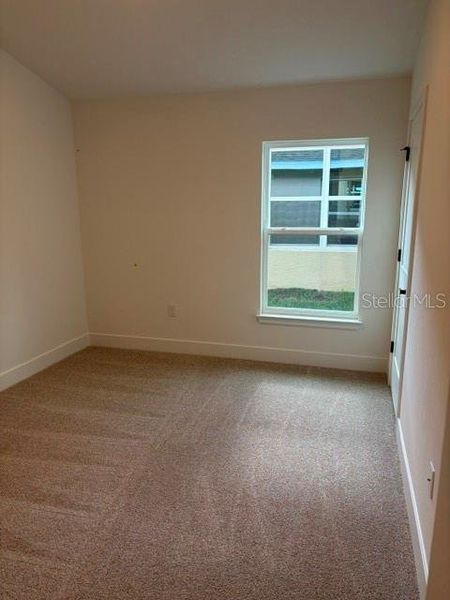 Spacious, unfurnished interior of a new home in Arbor Park, Leesburg (Image 5).