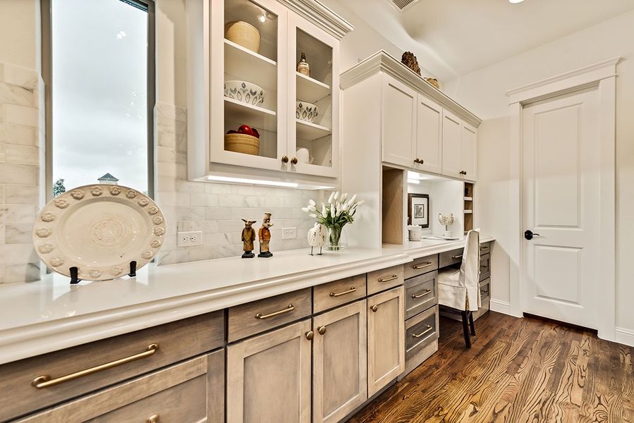 Representative furnished interior of a home built from the Miramonte by Grand Homes in Park Place, Prosper (Image 13). Representative furnished interior of a home built from the Miramonte by Grand Homes in Park Place, Prosper (Image 13).